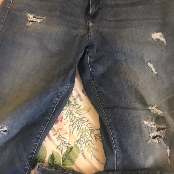 Lane Bryant distressed jeans size 22R great condition - Picture 2 of 2